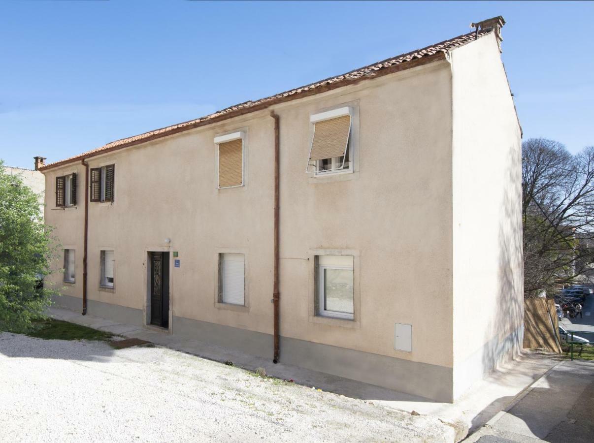 Apartment Petra Pula Exterior foto