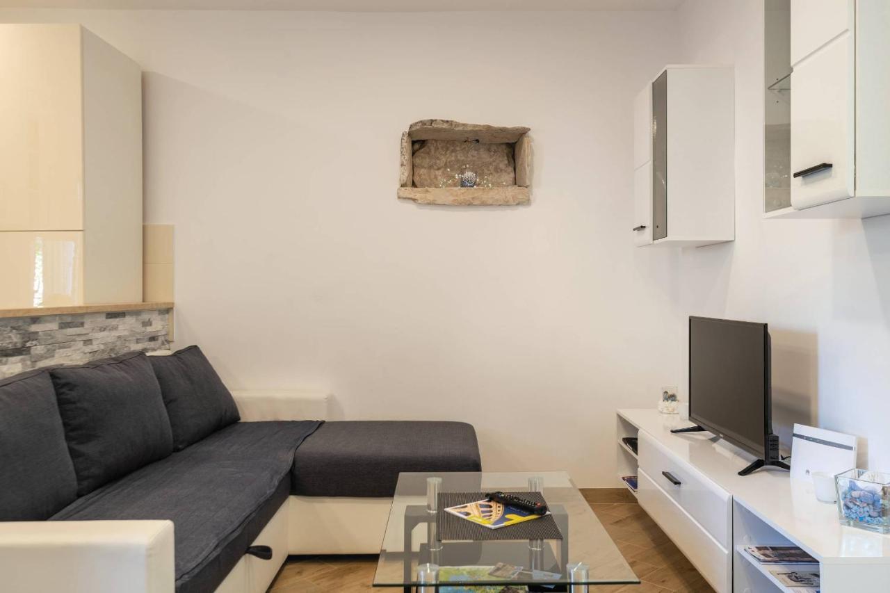 Apartment Petra Pula Exterior foto